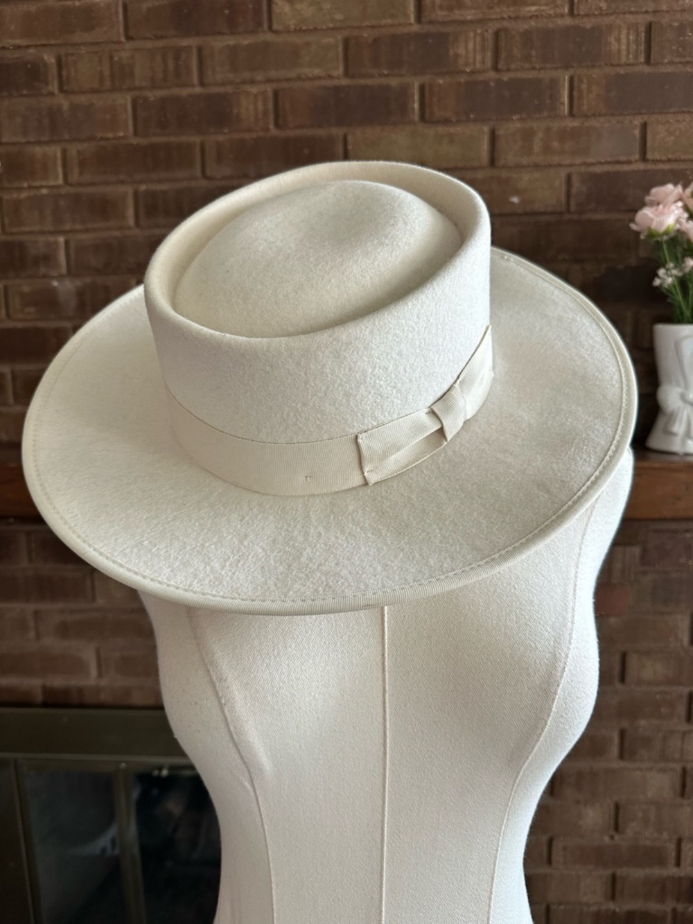 NWT Olive & Pique Böhme Ivory Wool Boater Telescope Wide Brim Hat Adjustable